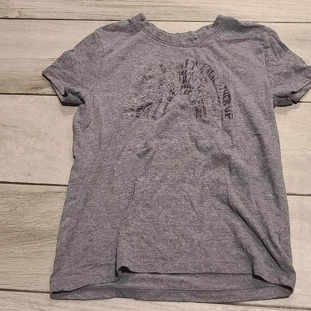 🦔Old navy grey positive Vibes tee🧋